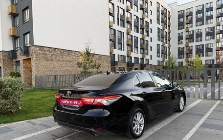 Toyota Camry, 2019 год, 2 100 000 рублей, 16 фотография