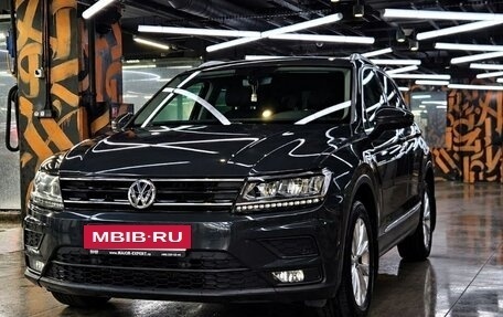 Volkswagen Tiguan II, 2017 год, 2 150 000 рублей, 2 фотография