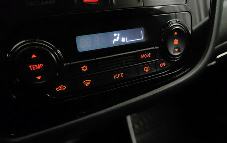 Mitsubishi Outlander III рестайлинг 3, 2012 год, 999 000 рублей, 15 фотография