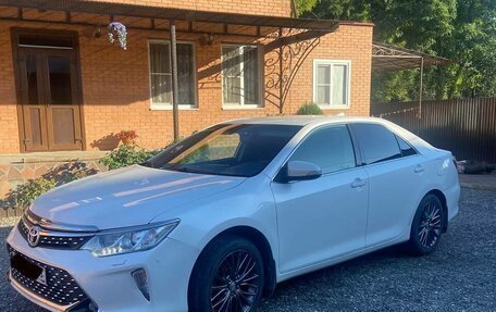 Toyota Camry, 2015 год, 1 550 000 рублей, 3 фотография