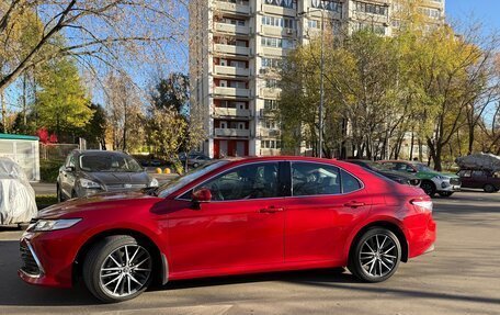 Toyota Camry, 2021 год, 3 800 000 рублей, 2 фотография