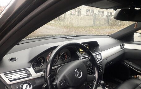 Mercedes-Benz E-Класс, 2010 год, 700 000 рублей, 8 фотография