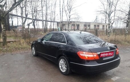 Mercedes-Benz E-Класс, 2010 год, 700 000 рублей, 4 фотография