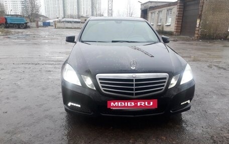 Mercedes-Benz E-Класс, 2010 год, 700 000 рублей, 2 фотография