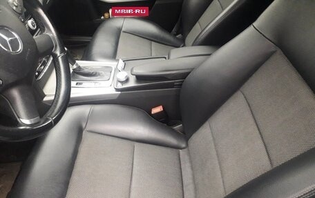 Mercedes-Benz E-Класс, 2010 год, 700 000 рублей, 9 фотография