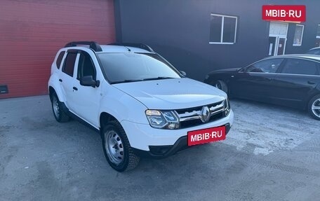 Renault Duster I рестайлинг, 2017 год, 830 000 рублей, 2 фотография