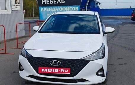Hyundai Solaris II рестайлинг, 2021 год, 1 450 000 рублей, 2 фотография