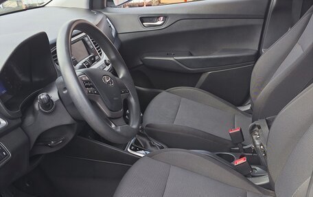 Hyundai Solaris II рестайлинг, 2021 год, 1 450 000 рублей, 6 фотография