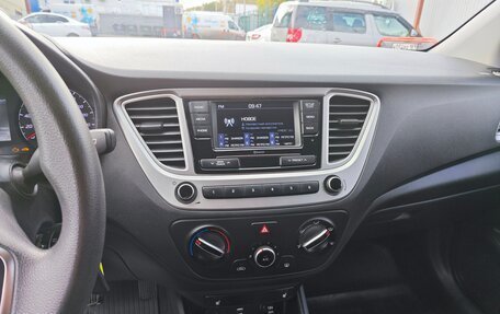 Hyundai Solaris II рестайлинг, 2021 год, 1 450 000 рублей, 10 фотография