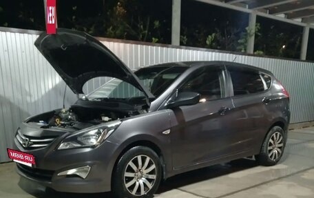 Hyundai Solaris II рестайлинг, 2014 год, 900 000 рублей, 2 фотография