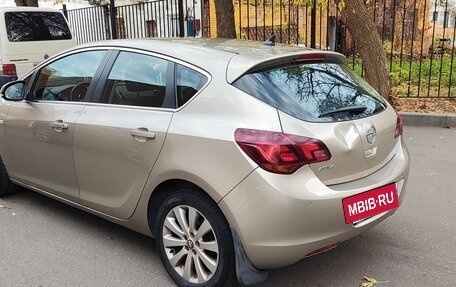 Opel Astra J, 2012 год, 600 000 рублей, 3 фотография