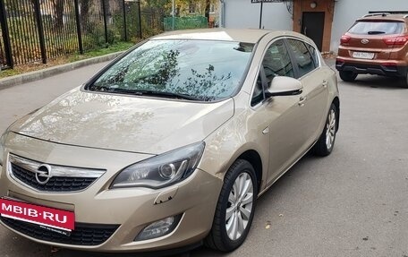 Opel Astra J, 2012 год, 600 000 рублей, 2 фотография