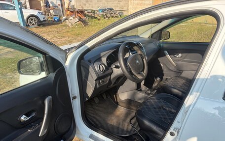 Renault Logan II, 2014 год, 340 000 рублей, 7 фотография