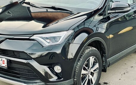 Toyota RAV4, 2017 год, 1 999 000 рублей, 10 фотография
