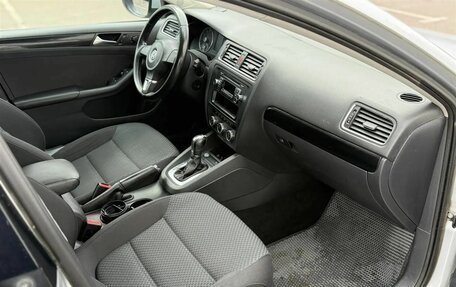 Volkswagen Jetta VII, 2013 год, 860 000 рублей, 14 фотография