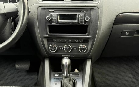 Volkswagen Jetta VII, 2013 год, 860 000 рублей, 16 фотография