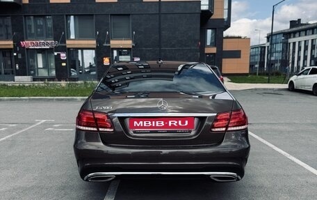 Mercedes-Benz E-Класс, 2015 год, 1 750 000 рублей, 4 фотография