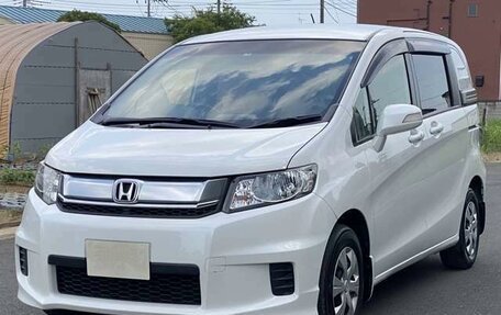 Honda Freed I, 2014 год, 840 000 рублей, 3 фотография