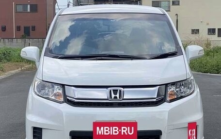 Honda Freed I, 2014 год, 840 000 рублей, 2 фотография