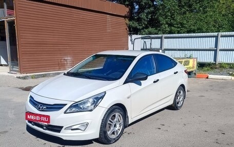 Hyundai Solaris II рестайлинг, 2015 год, 950 000 рублей, 2 фотография