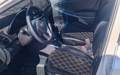 Hyundai Solaris II рестайлинг, 2015 год, 950 000 рублей, 10 фотография