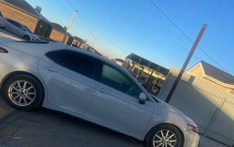 Toyota Camry, 2023 год, 2 500 000 рублей, 4 фотография