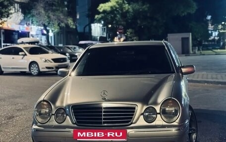 Mercedes-Benz E-Класс, 2001 год, 1 000 000 рублей, 3 фотография