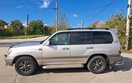 Toyota Land Cruiser 100 рестайлинг 2, 2005 год, 2 500 000 рублей, 2 фотография