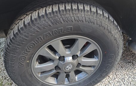 Toyota Land Cruiser 100 рестайлинг 2, 2005 год, 2 500 000 рублей, 10 фотография