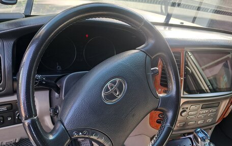 Toyota Land Cruiser 100 рестайлинг 2, 2005 год, 2 500 000 рублей, 11 фотография