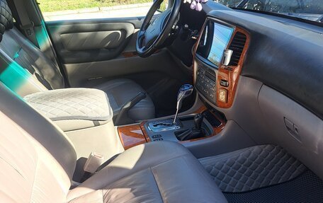 Toyota Land Cruiser 100 рестайлинг 2, 2005 год, 2 500 000 рублей, 14 фотография