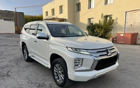 Mitsubishi Pajero Sport III рестайлинг, 2021 год, 4 150 000 рублей, 2 фотография