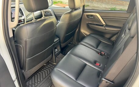 Mitsubishi Pajero Sport III рестайлинг, 2021 год, 4 150 000 рублей, 8 фотография