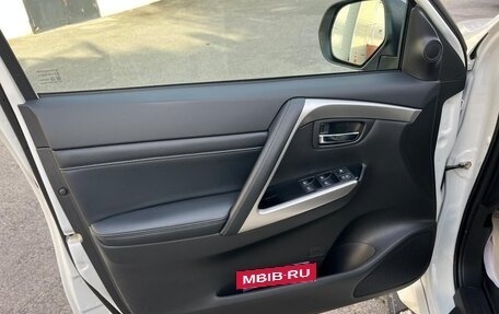 Mitsubishi Pajero Sport III рестайлинг, 2021 год, 4 150 000 рублей, 9 фотография