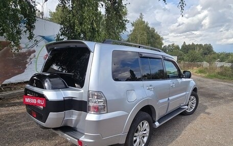 Mitsubishi Pajero IV рестайлинг 2, 2015 год, 2 850 000 рублей, 6 фотография