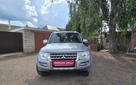 Mitsubishi Pajero IV рестайлинг 2, 2015 год, 2 850 000 рублей, 4 фотография