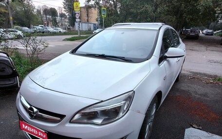 Opel Astra J, 2013 год, 742 000 рублей, 2 фотография