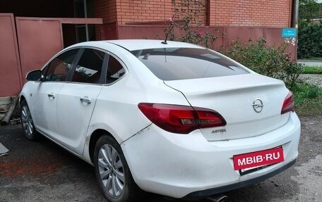 Opel Astra J, 2013 год, 742 000 рублей, 4 фотография