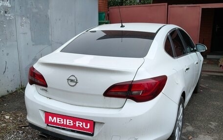 Opel Astra J, 2013 год, 742 000 рублей, 3 фотография