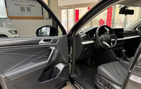Volkswagen Tiguan II, 2023 год, 2 300 004 рублей, 9 фотография