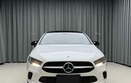 Mercedes-Benz A-Класс, 2022 год, 1 490 000 рублей, 2 фотография