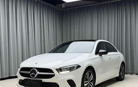 Mercedes-Benz A-Класс, 2022 год, 1 490 000 рублей, 3 фотография