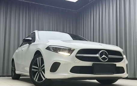 Mercedes-Benz A-Класс, 2022 год, 1 490 000 рублей, 4 фотография