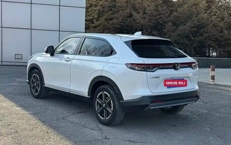 Honda Vezel, 2023 год, 1 670 000 рублей, 3 фотография