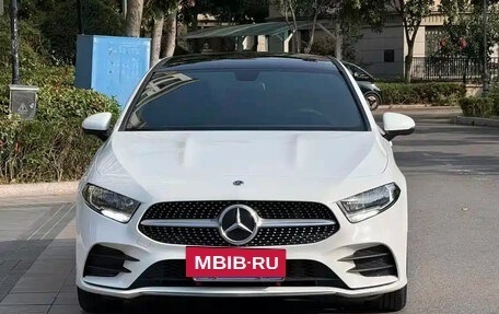 Mercedes-Benz A-Класс, 2023 год, 1 960 000 рублей, 2 фотография