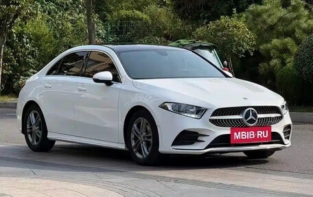 Mercedes-Benz A-Класс, 2023 год, 1 960 000 рублей, 3 фотография