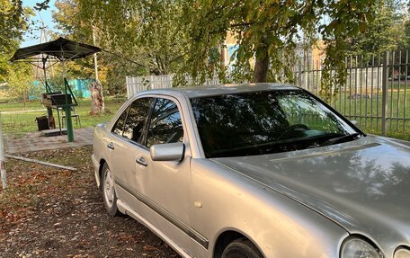 Mercedes-Benz E-Класс, 1997 год, 410 000 рублей, 5 фотография