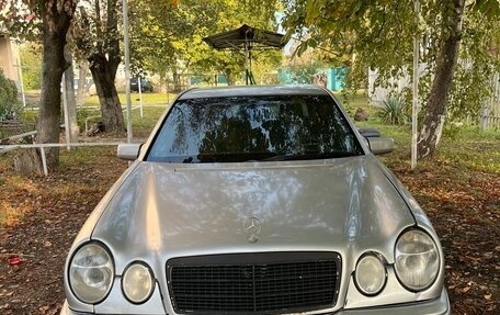 Mercedes-Benz E-Класс, 1997 год, 410 000 рублей, 3 фотография
