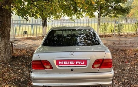 Mercedes-Benz E-Класс, 1997 год, 410 000 рублей, 6 фотография