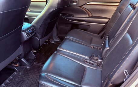 Toyota Highlander III, 2014 год, 2 050 000 рублей, 7 фотография